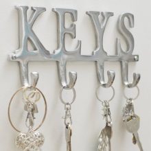 Comfify Key Holder "Keys" - Wall Mounted Key Holder - 4 Key Hooks Rack