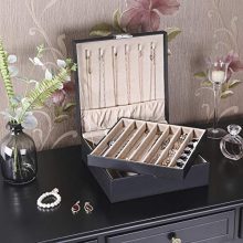 BEWISHOME Necklace Organizer Box Necklace Holder for Chains, Bracelets