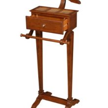 Marquis Cherry Men’s Valet with Plush Interior and Multiple Storage Compartments