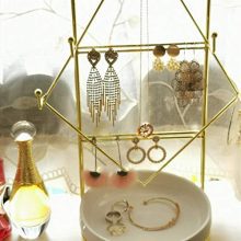 Yamfurvo Metal Jewelry Organizer Tower with China Plate Dish Tray