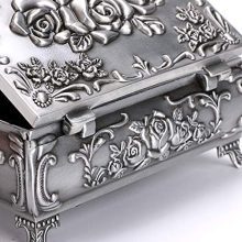 Hipiwe Vintage Metal Jewelry Box Small Trinket Jewelry Storage Box