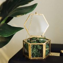 Personalized Simple Moss Jewelry Box – Clear Glass Wedding Ring Holder Box