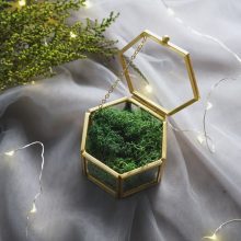 Personalized Simple Moss Jewelry Box – Clear Glass Wedding Ring Holder Box