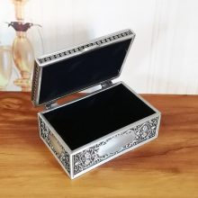 Vintage Jewelry Box Trinket Case Metal Box
