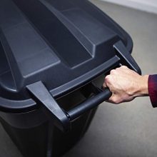 United Solutions 32 Gallon Outdoor Waste Garbage Bin