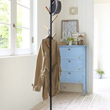 Stylish Plain Coat Hanger – Sleek Black Design for Home Organization
