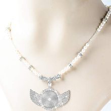 Pendant Trays with Wing Style Pendant and Round Glass