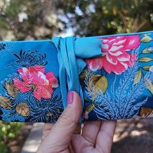 L & Z Jewelry Roll Bag – Elegant Travel Jewelry Organizer for Women in Refreshing Azure Blue