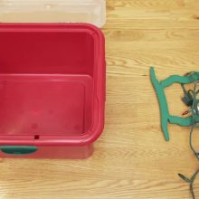 Wreath Plastic Storage Box with Clear Lid