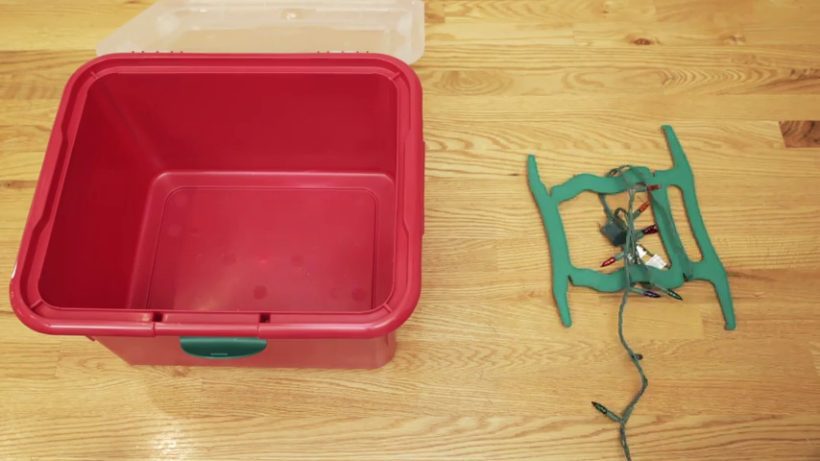 Wreath Plastic Storage Box with Clear Lid