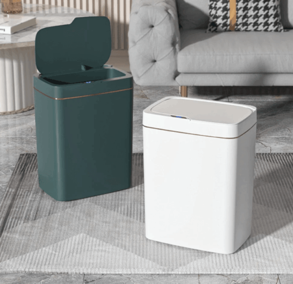 White 15L Smart Sensor Trash Can with Automatic Bagging and IPX5 Waterproof Design – Touchless waste bin for bathrooms, kitchens, and living rooms, featuring a wide opening and compact size.